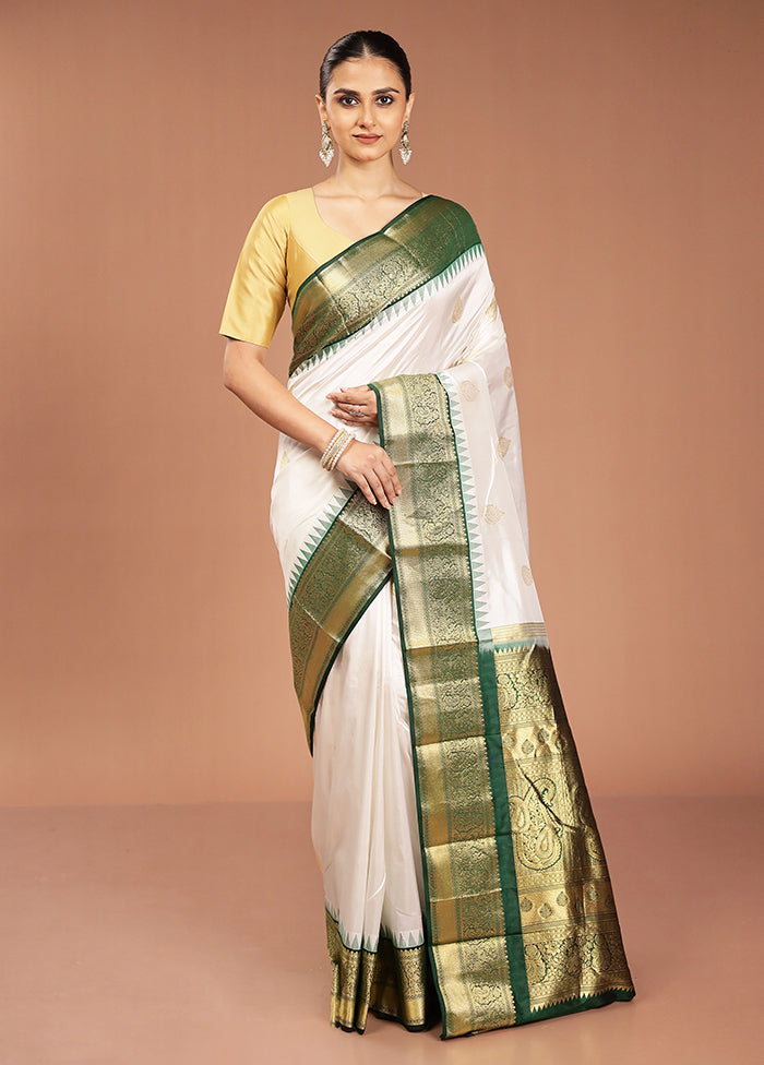 White Handloom Kanchipuram Pure Silk Saree With Blouse Piece