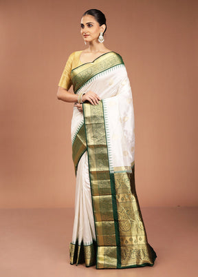 White Handloom Kanchipuram Pure Silk Saree With Blouse Piece