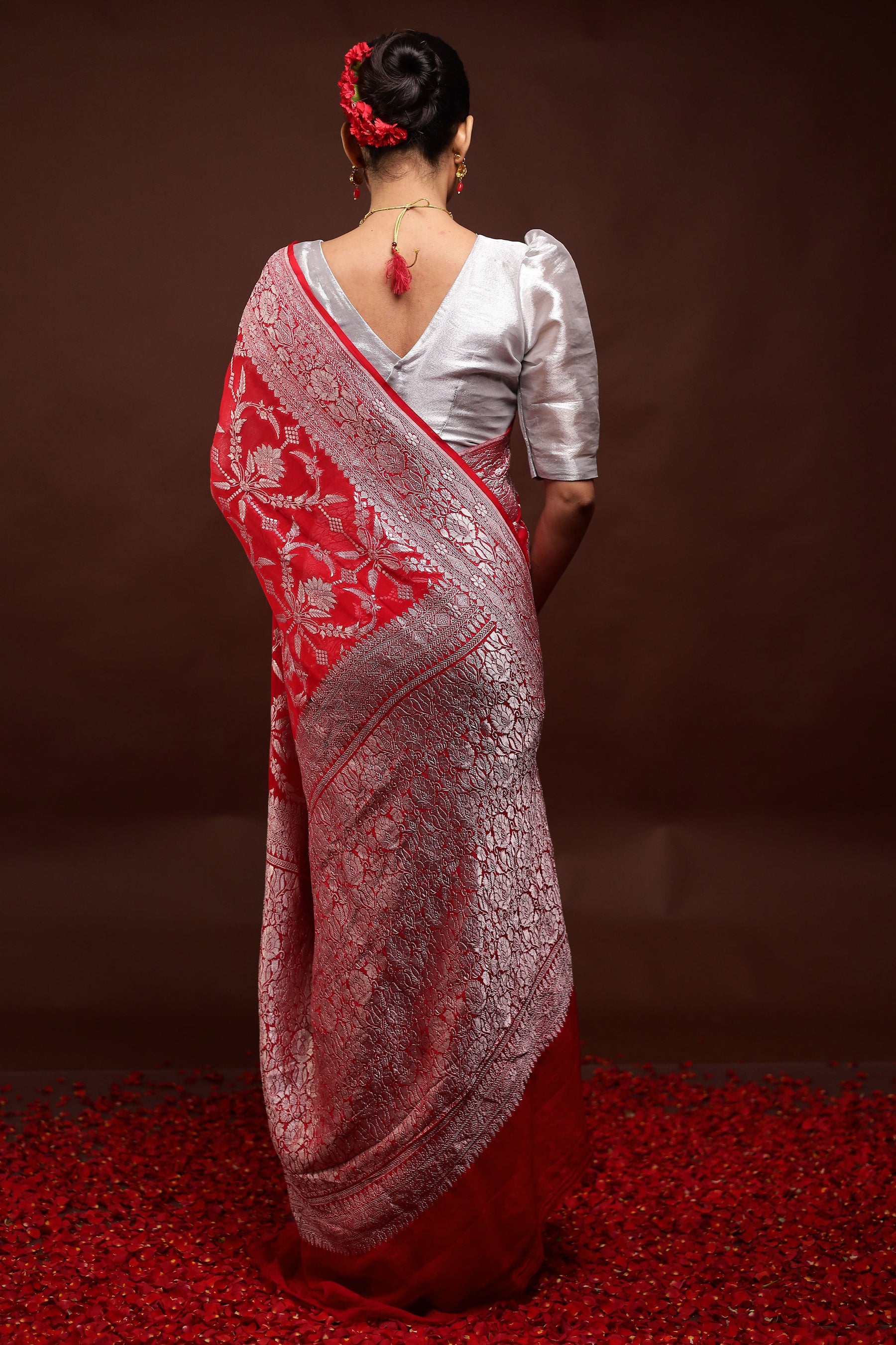 Red Handloom Pure Georgette Saree With Blouse Piece