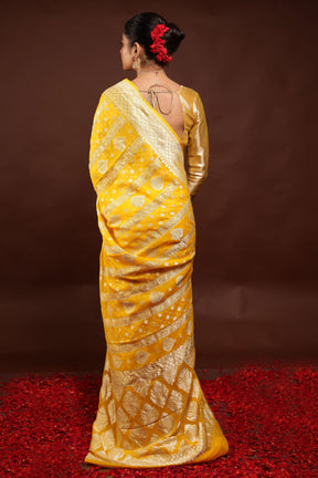 Yellow Handloom Pure Georgette Saree With Blouse Piece