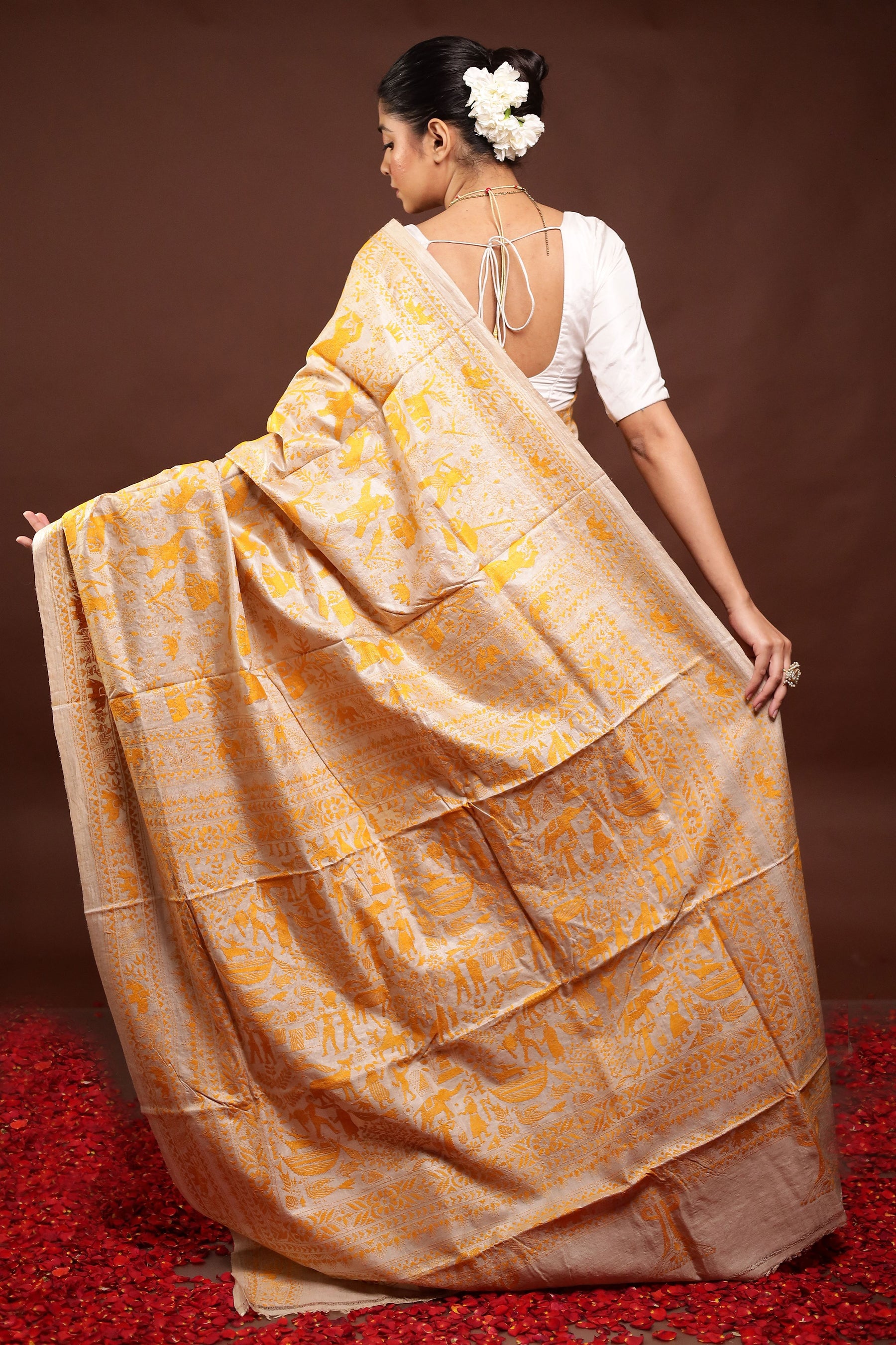 Cream Handloom Kantha Stitch Pure Silk Saree With Blouse Piece