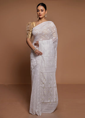 White Tant Jamdani Saree Without Blouse Piece