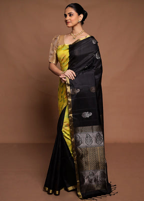 Black Handloom Kanchipuram Pure Silk Saree With Blouse Piece