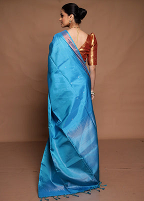 Blue Handloom Kanchipuram Pure Silk Saree With Blouse Piece