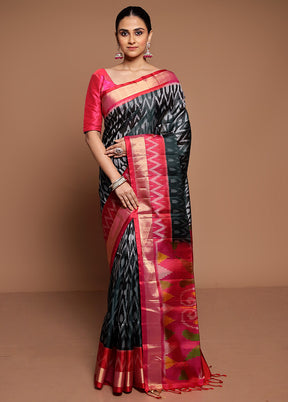 Black Handloom Kanchipuram Pure Silk Saree With Blouse Piece