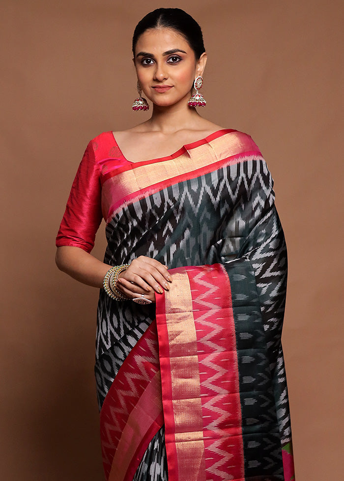 Black Handloom Kanchipuram Pure Silk Saree With Blouse Piece