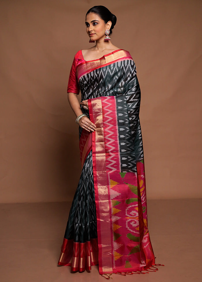 Black Handloom Kanchipuram Pure Silk Saree With Blouse Piece