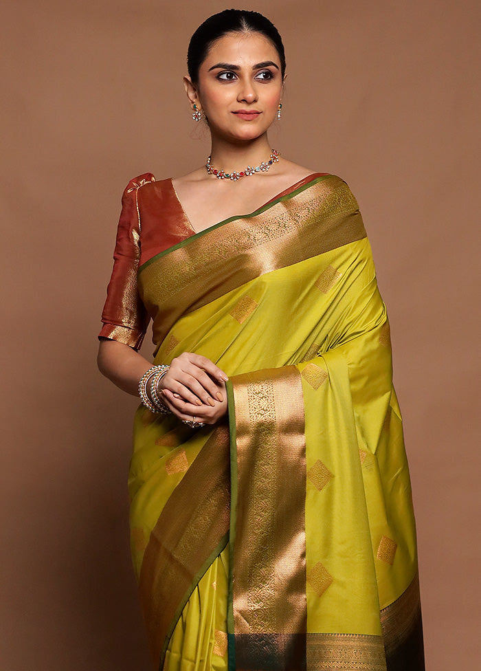 Green Dupion Silk Saree With Blouse Piece