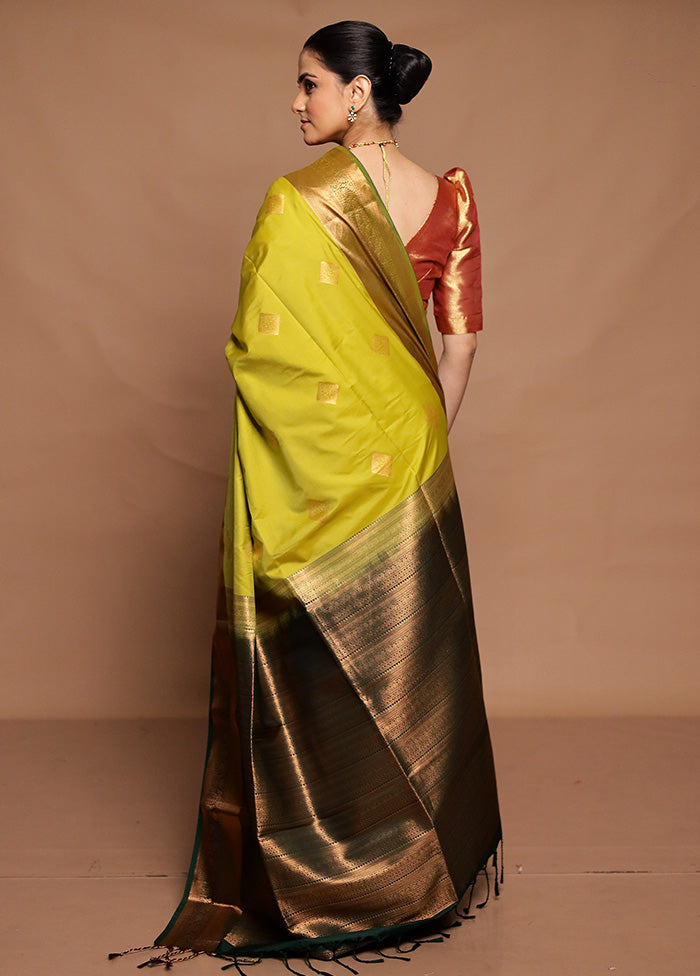 Green Dupion Silk Saree With Blouse Piece