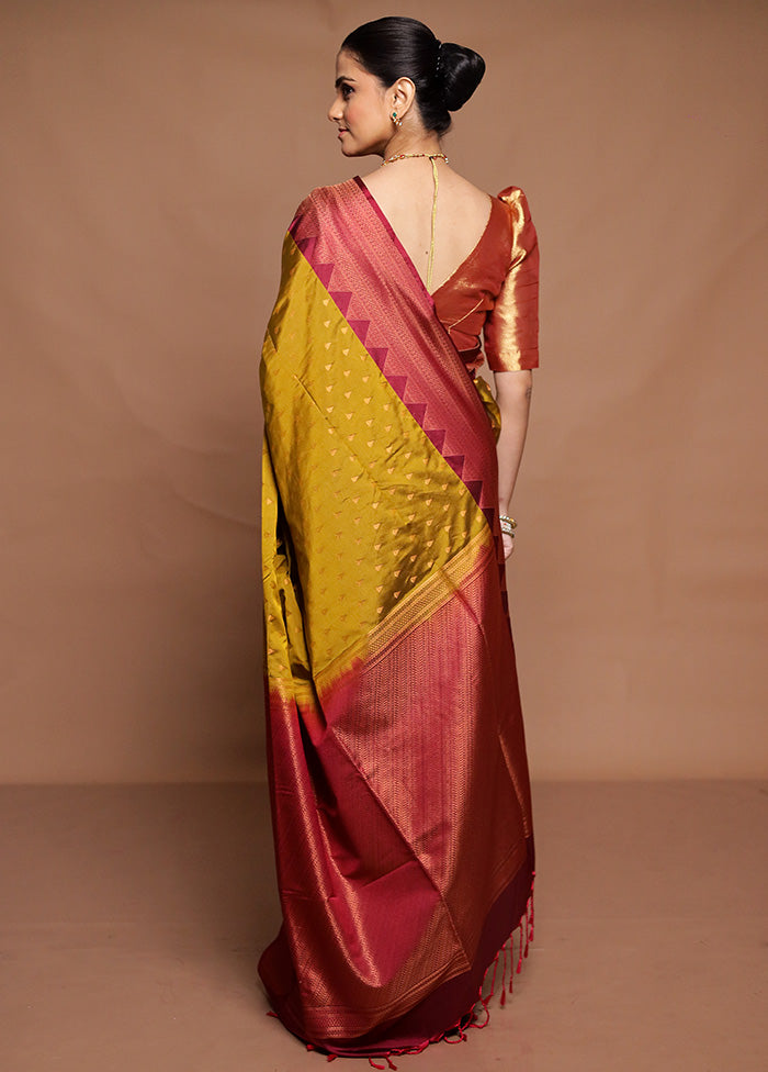 Green Dupion Silk Saree With Blouse Piece