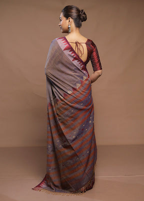 Grey Cotton Saree With Blouse Piece