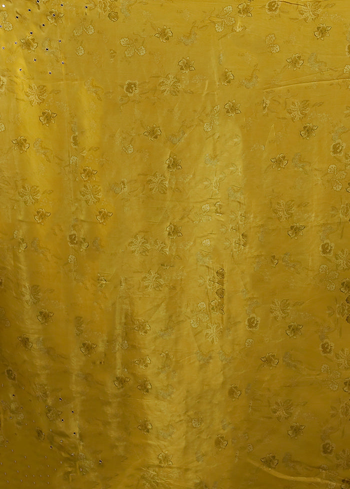 Cream Printed Pure Silk Saree With Blouse Piece