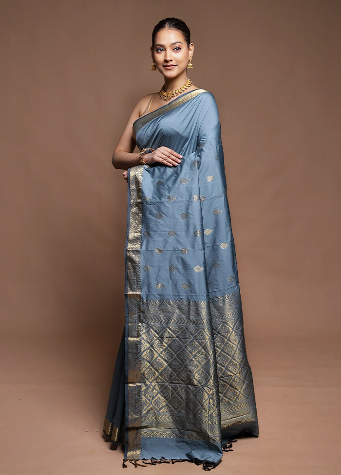 Green Kanjivaram Silk Saree With Blouse Piece