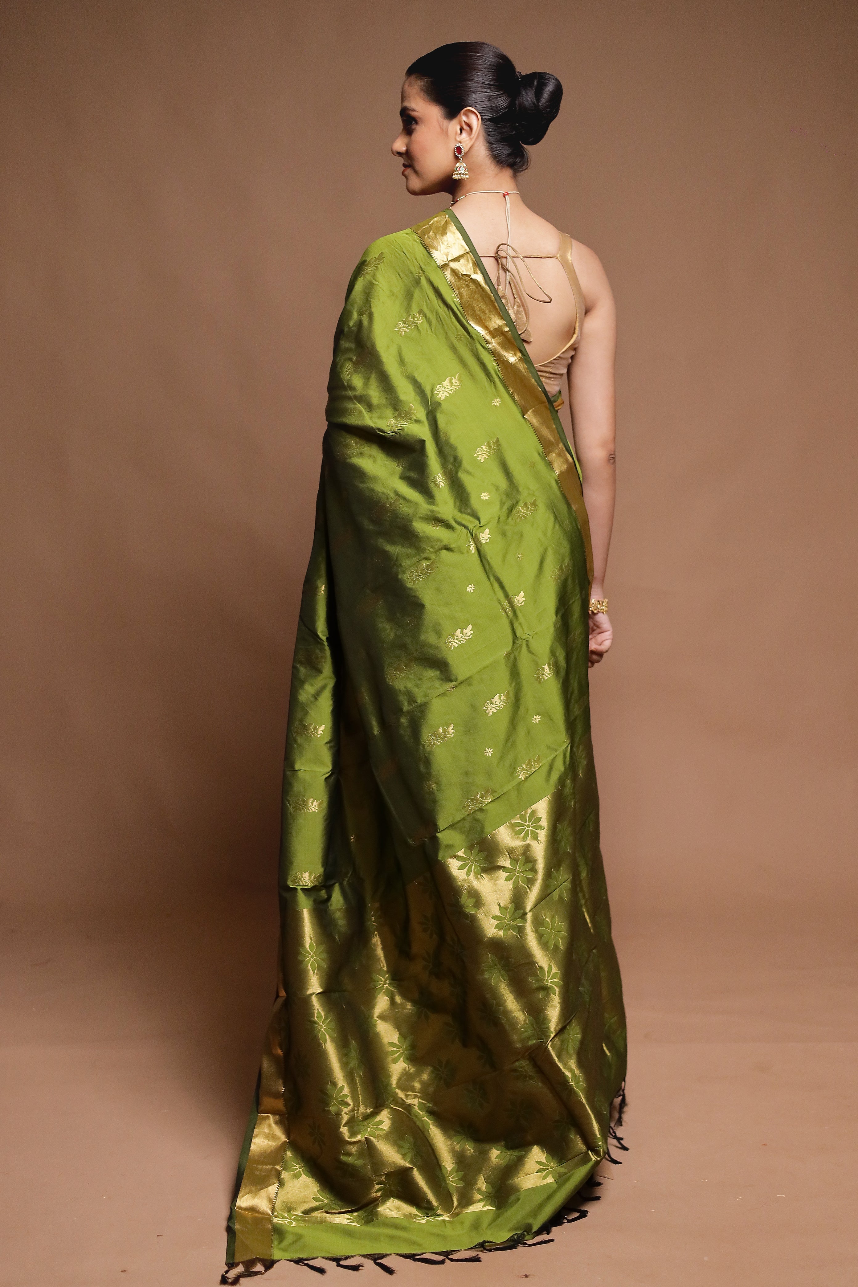 Green Kanjivaram Silk Saree With Blouse Piece