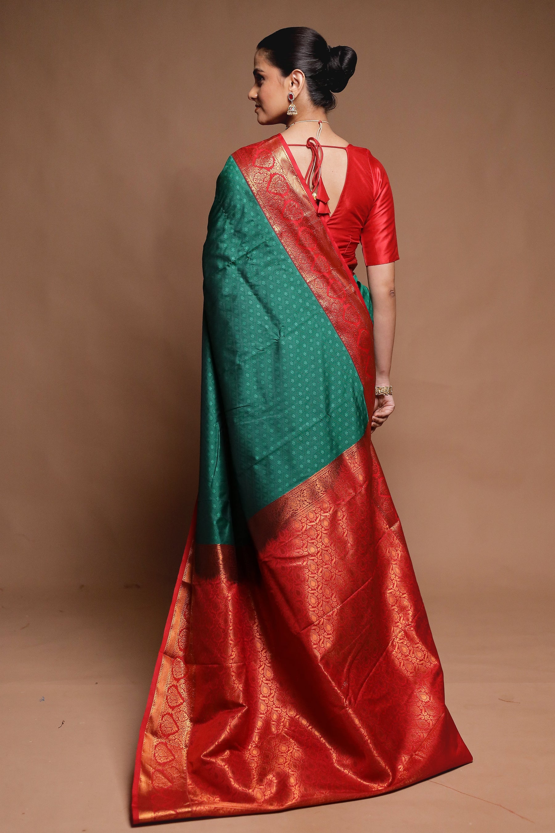 Green Kanjivaram Silk Saree With Blouse Piece
