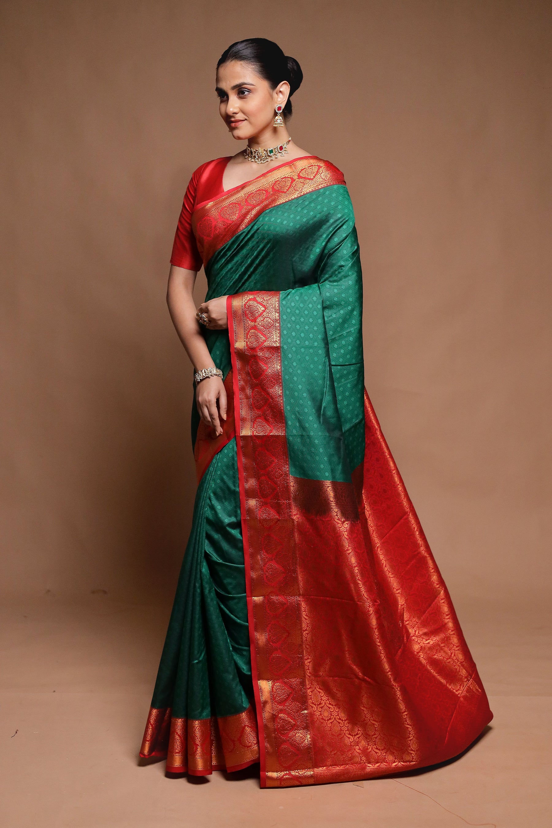 Green Kanjivaram Silk Saree With Blouse Piece