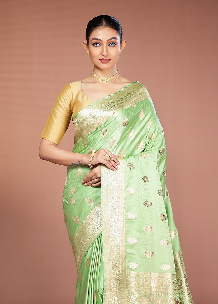 Green Tanchoi Silk Saree With Blouse Piece