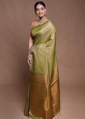Green Dupion Silk Saree With Blouse Piece