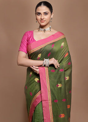 Green Pure Cotton Saree With Blouse Piece