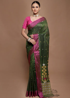 Green Pure Cotton Saree With Blouse Piece