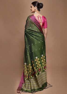 Green Pure Cotton Saree With Blouse Piece