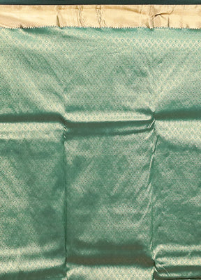 Green Kanjivaram Silk Saree With Blouse Piece