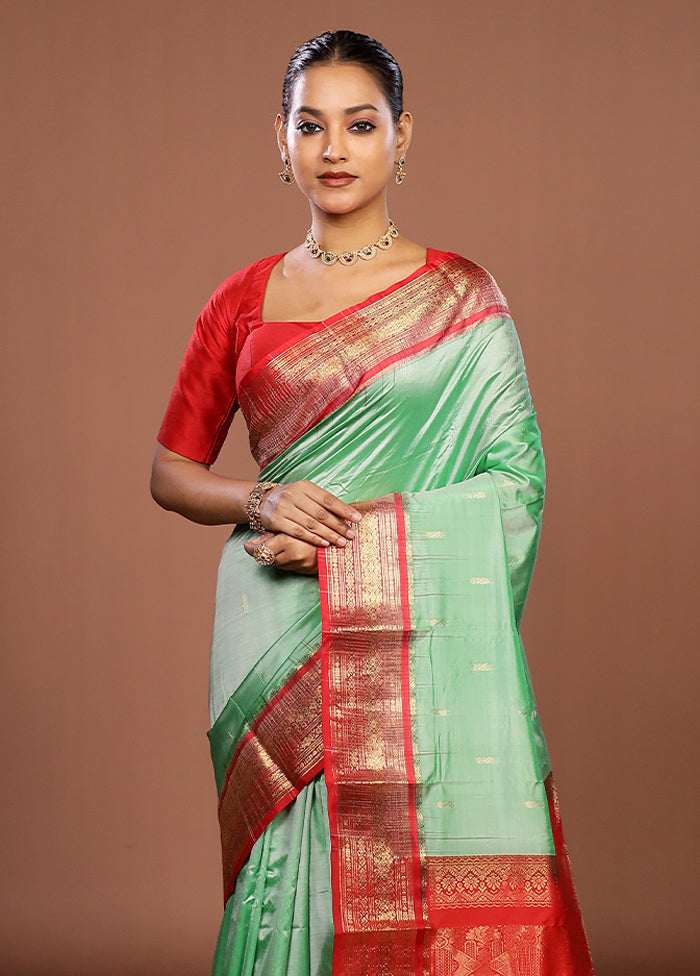 Green Handloom Kanjivaram Pure Silk Saree With Blouse Piece