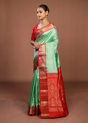 Green Handloom Kanjivaram Pure Silk Saree With Blouse Piece