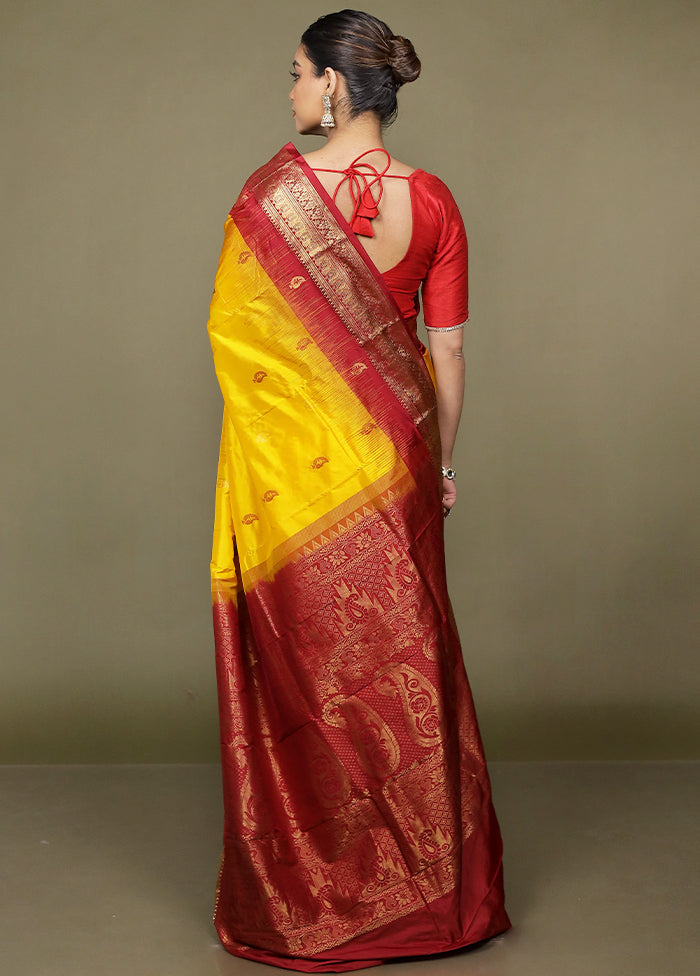 Yellow Handloom Kanjivaram Pure Silk Saree With Blouse Piece