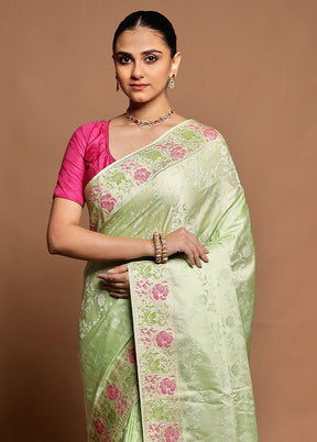 Green Tanchoi Silk Saree With Blouse Piece