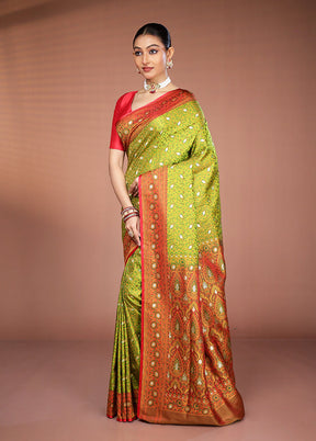 Green Tanchoi Silk Saree With Blouse Piece