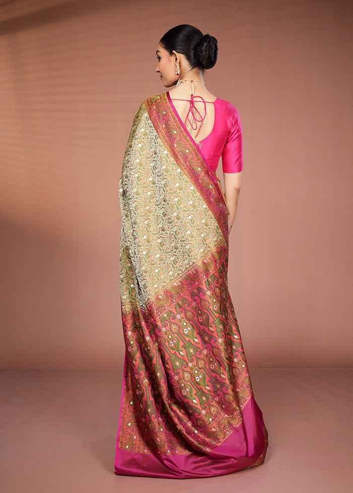 Cream Tanchoi Silk Saree With Blouse Piece