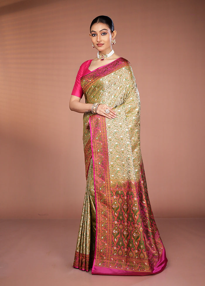 Cream Tanchoi Silk Saree With Blouse Piece