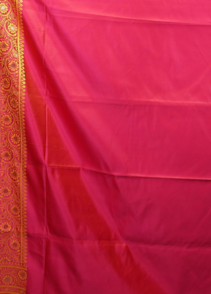 Green Tanchoi Silk Saree With Blouse Piece