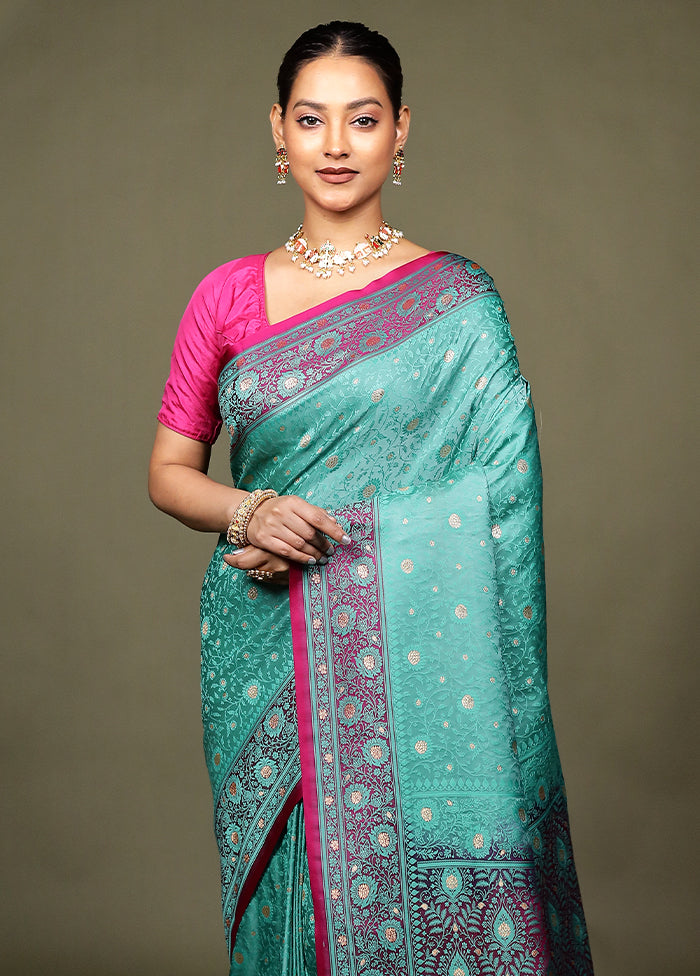 Green Tanchoi Silk Saree With Blouse Piece