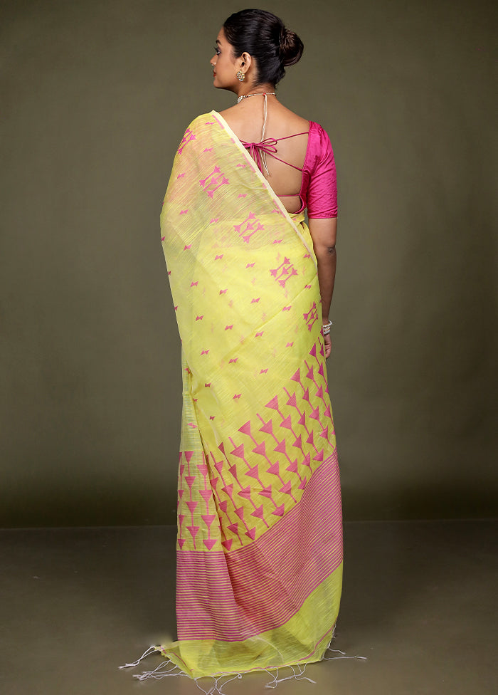 Yellow Matka Silk Saree With Blouse Piece
