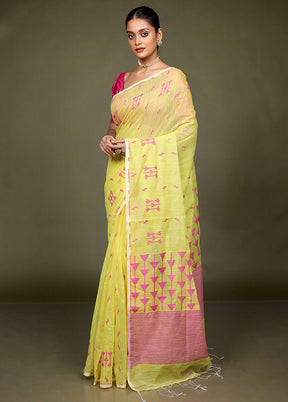 Yellow Matka Silk Saree With Blouse Piece