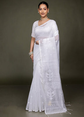 White Matka Silk Saree With Blouse Piece