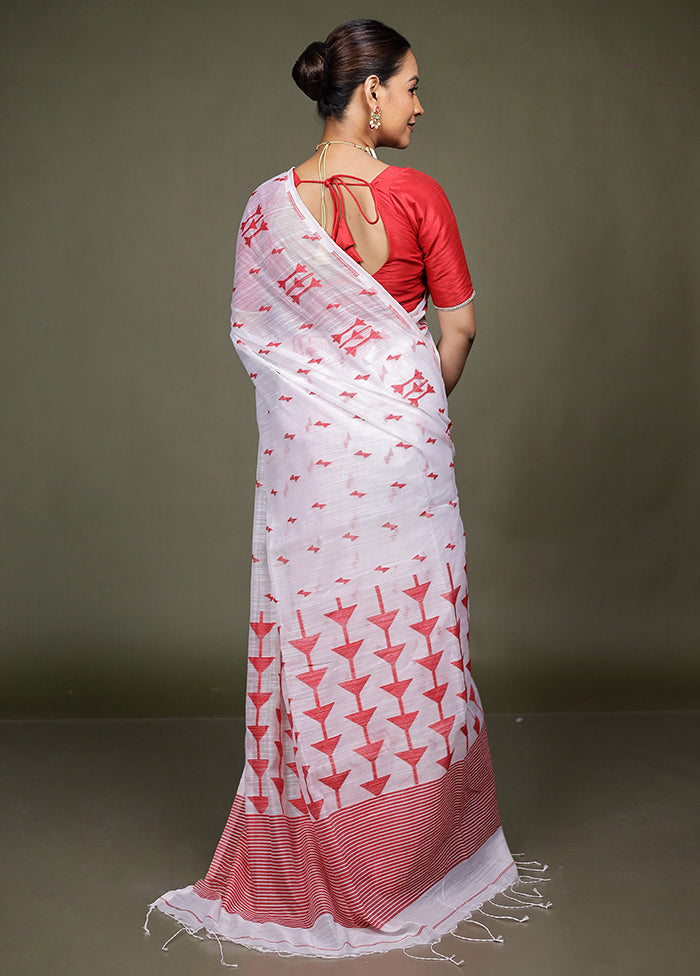 White Matka Silk Saree With Blouse Piece