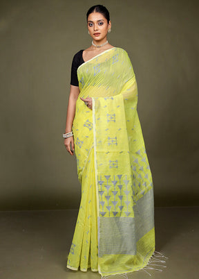 Yellow Matka Silk Saree With Blouse Piece
