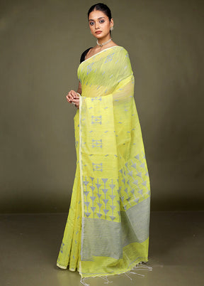 Yellow Matka Silk Saree With Blouse Piece