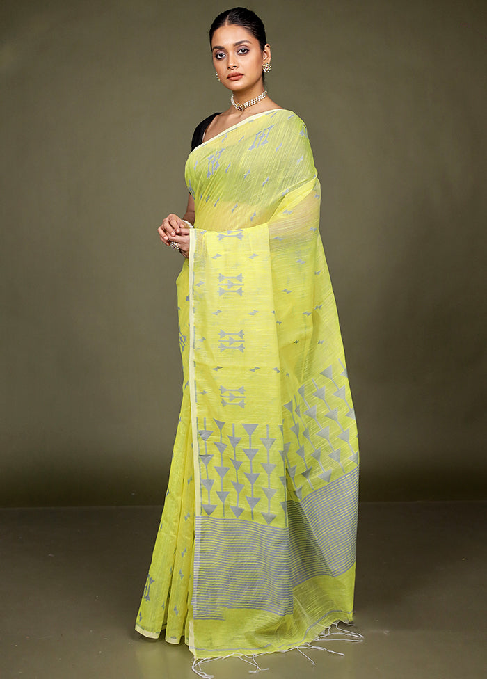 Yellow Matka Silk Saree With Blouse Piece