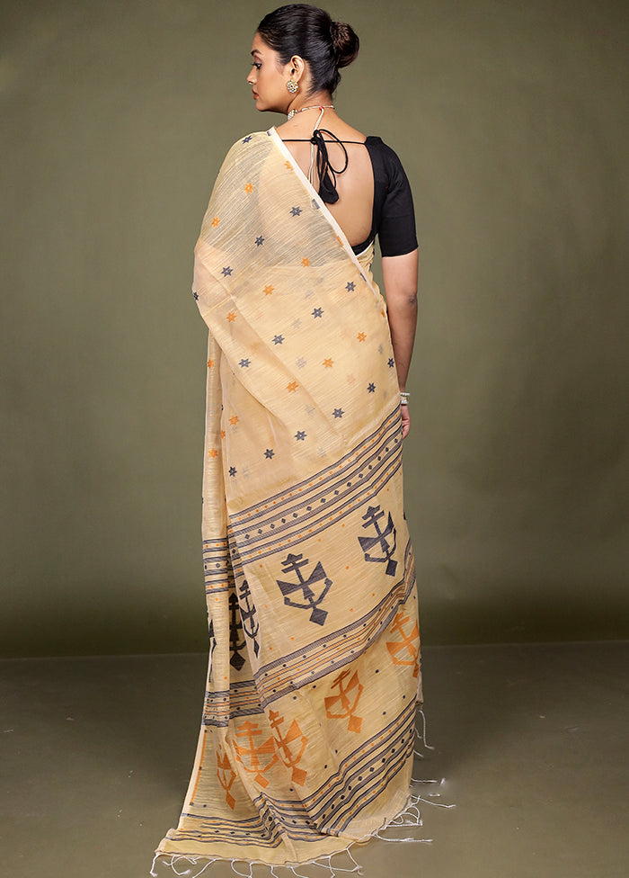 Cream Matka Silk Saree With Blouse Piece