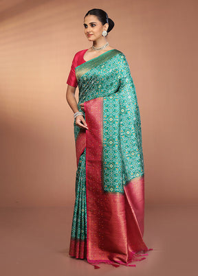 Green Dupion Silk Saree With Blouse Piece