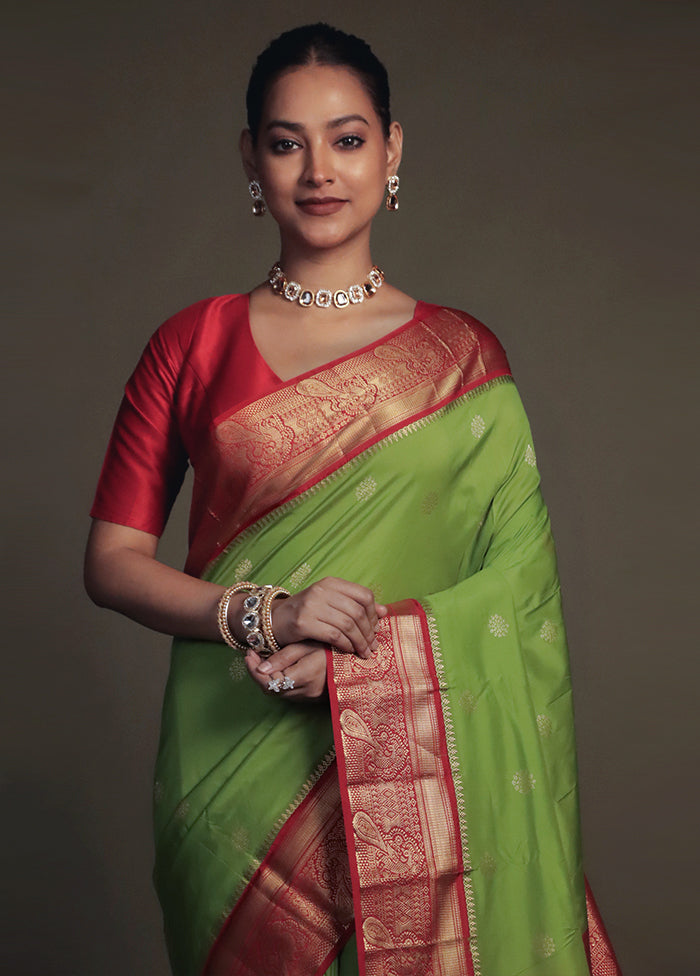 Green Kanjivaram Silk Saree With Blouse Piece