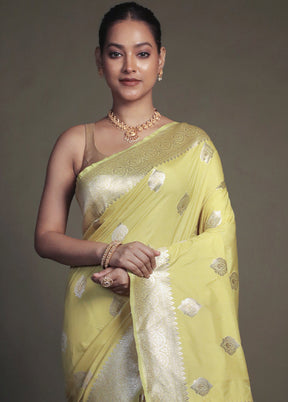 Green Uppada Silk Saree With Blouse Piece