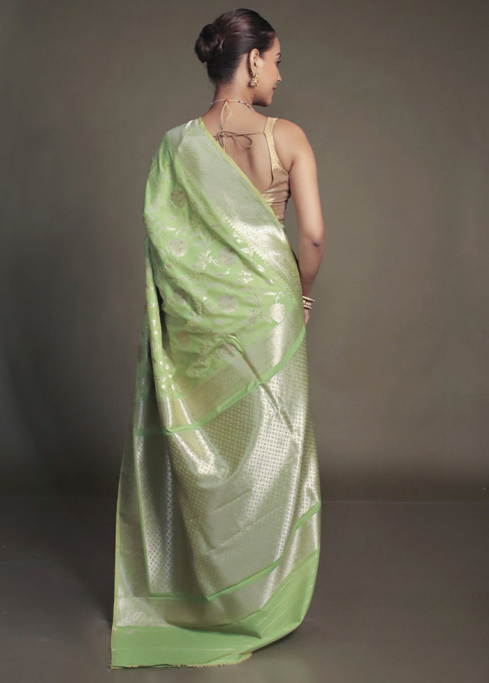 Green Uppada Silk Saree With Blouse Piece