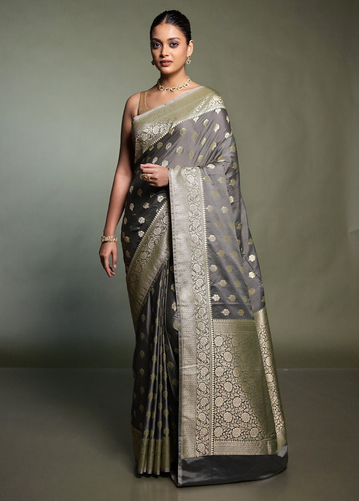 Grey Uppada Silk Saree With Blouse Piece