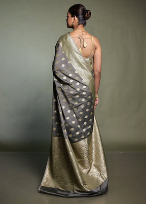 Grey Uppada Silk Saree With Blouse Piece