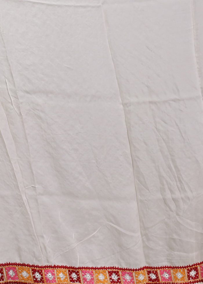 Cream Handloom Pure Georgette Saree With Blouse Piece